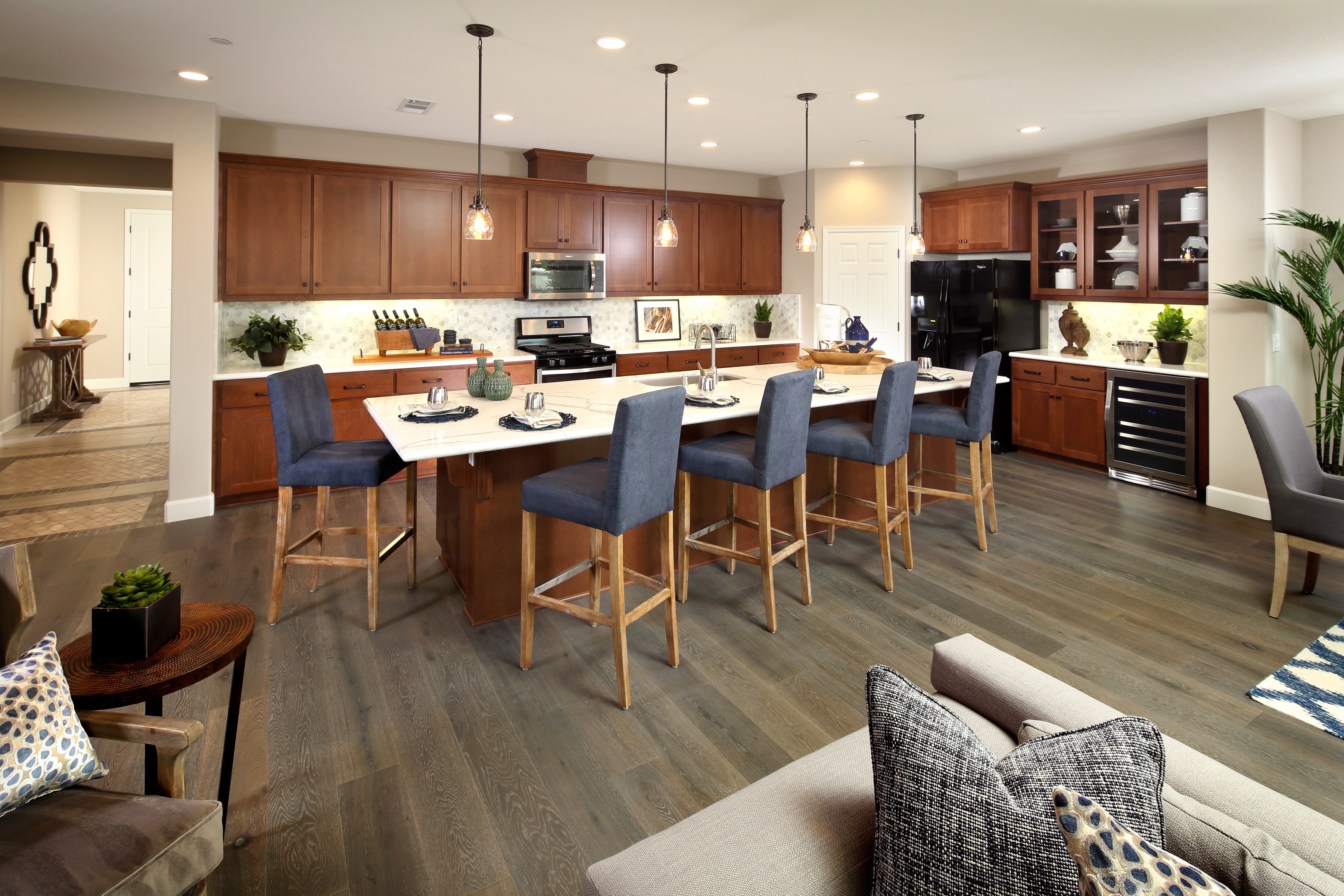 Dining room flooring | Elite Builder Services