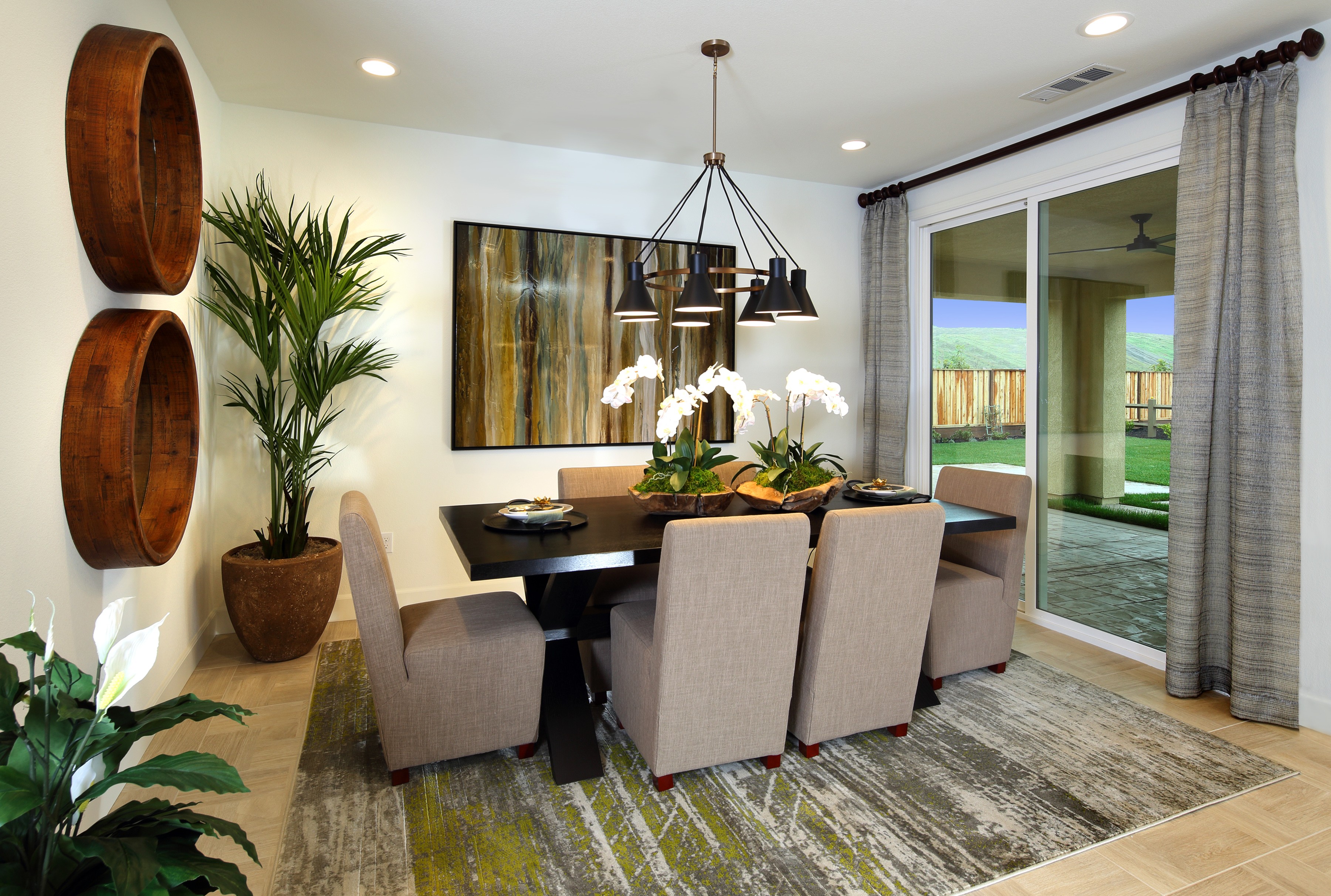 Dining room interior | Elite Builder Services